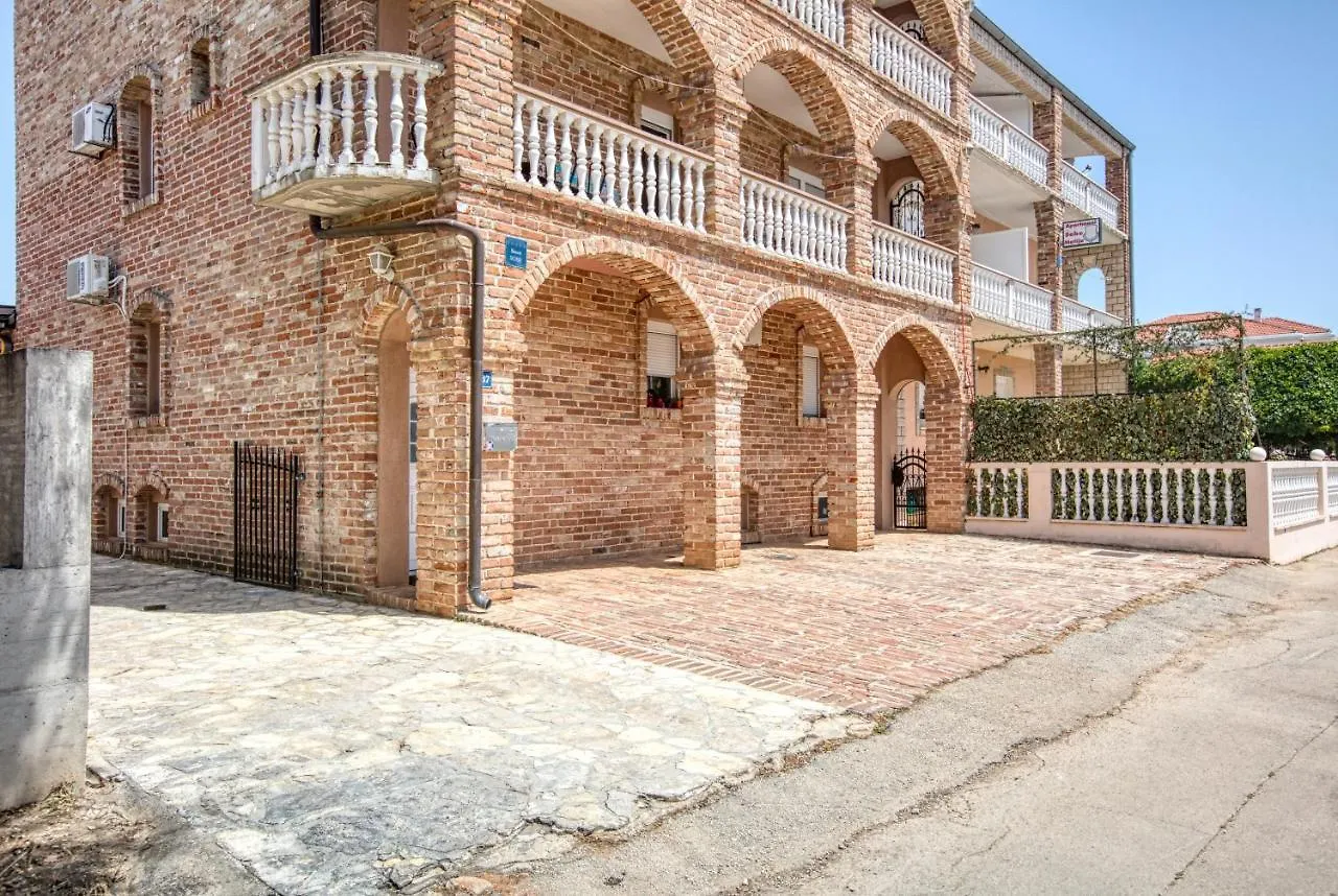 Triple Room Biograd Na Moru 6219F 3*,  Chorvatsko